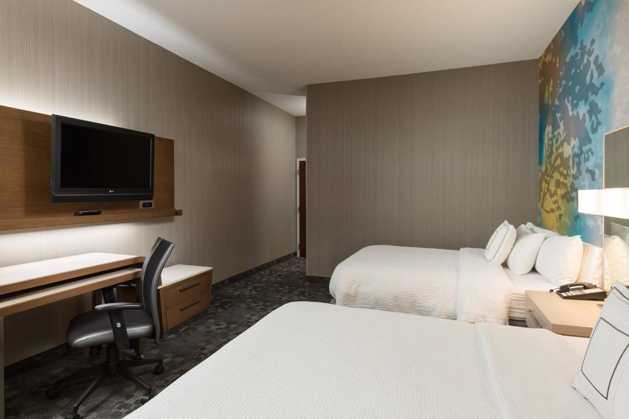 คอร์ตยาร์ด แคนซัส ซิตี้ อีสต์/บลู สปริงส์ Hotel บลูสปริงส์ ภายนอก รูปภาพ